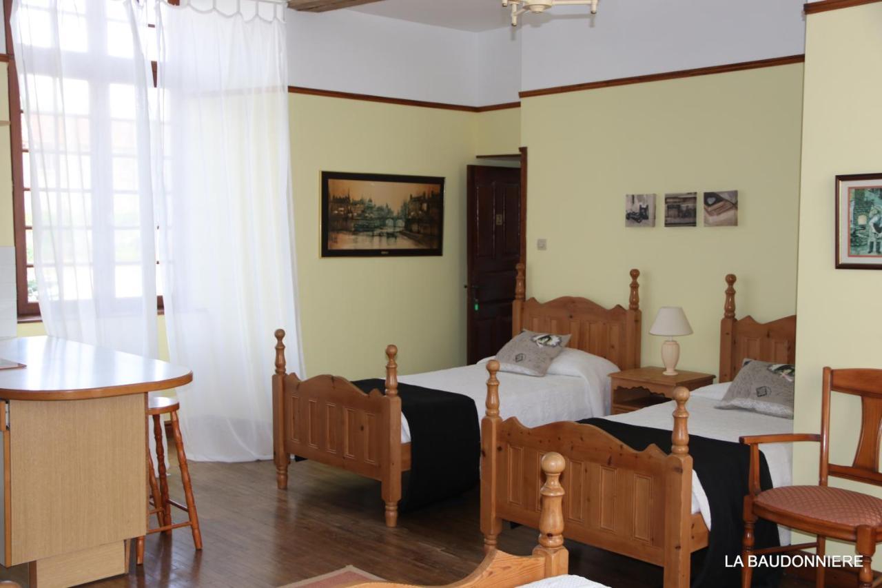 Chambre D'Hote Manoir De La Baudonniere Monsireigne Luaran gambar